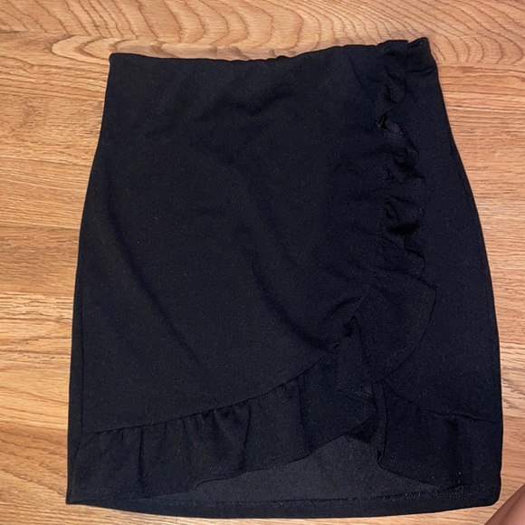 Dresses & Skirts - Windsor